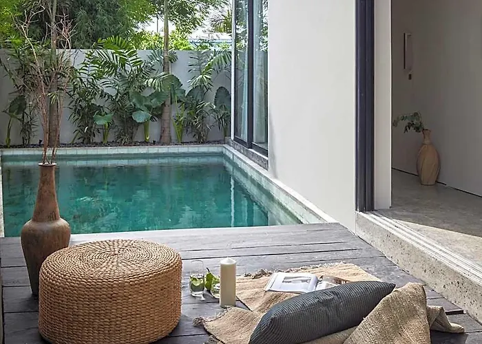 Nexa Townhouse Umalas Canggu ホテル 4*